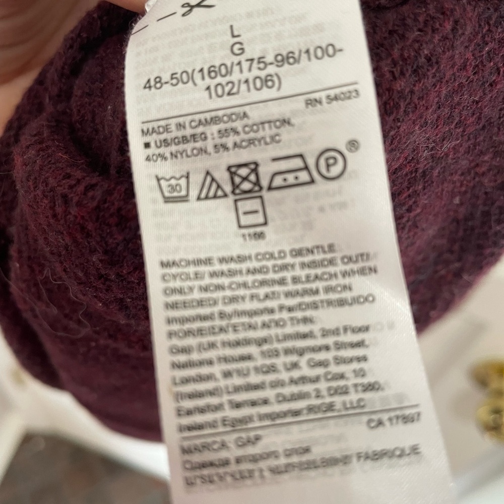 Maroon pull over - Picture 3 of 3